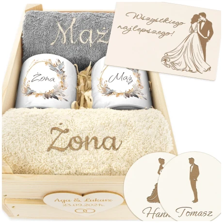 Przejdź do produktu Prezent na Ślub Mąż i Żona – Ręczniki + Kubki w Drewnianej Skrzynce | Idealny na Ślub, Rocznicę, Jubileusz 2MZ1KolKrtDr1
